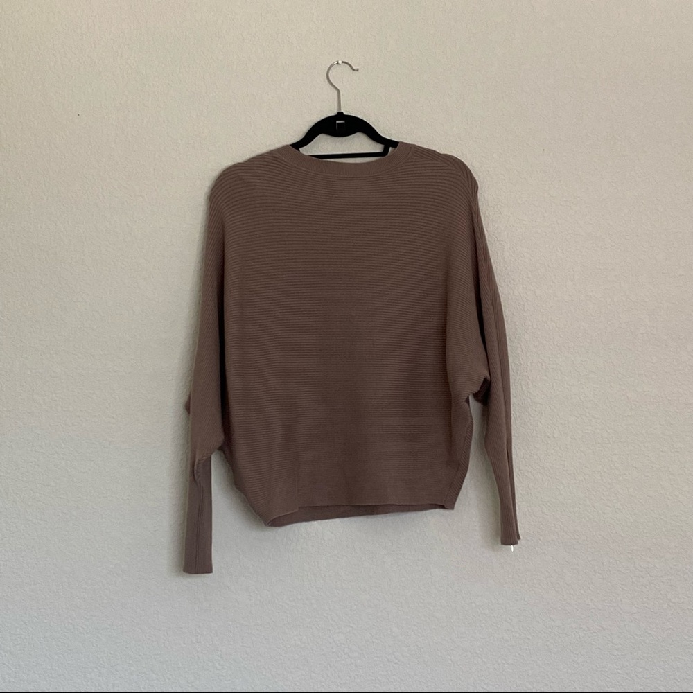 Women’s Sweater - Picture 3 of 5